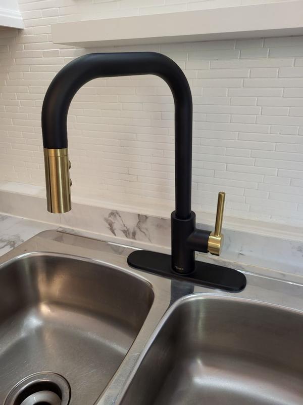 Polished Chrome Zanna F-529-7ZNRC 1-Handle Pull-Down Kitchen
