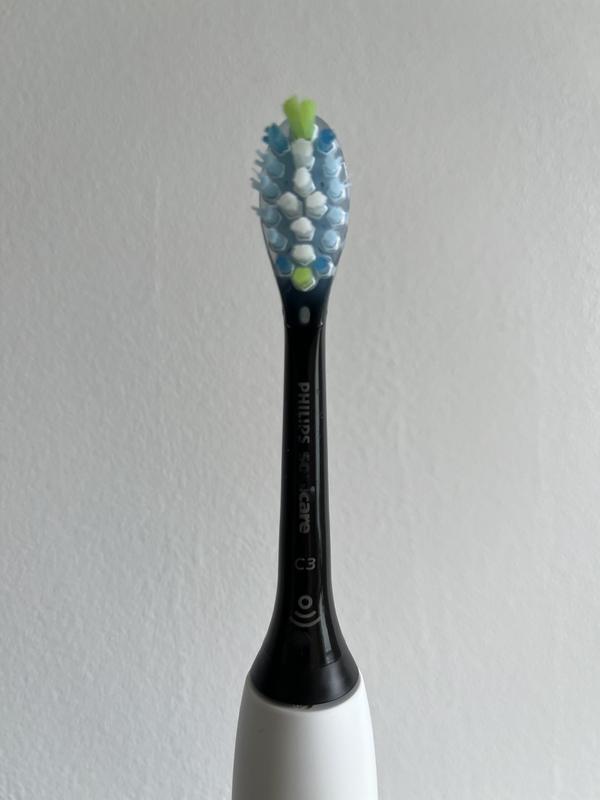 Unique bristle layout