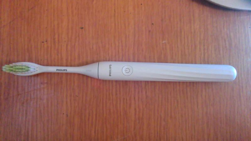 Travel-Ready Microvibration Toothbrushes : Philips One by Sonicare