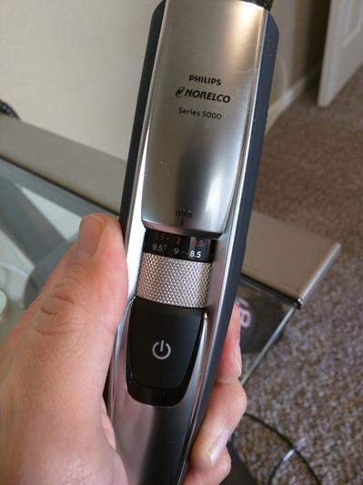 Philips Norelco Series 5000 Electric Beard Clipper and Hair Trimmer in  Silver | Bed Bath & Beyond