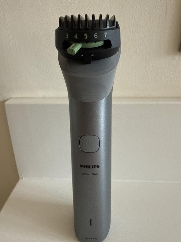 Adjustable beard guard