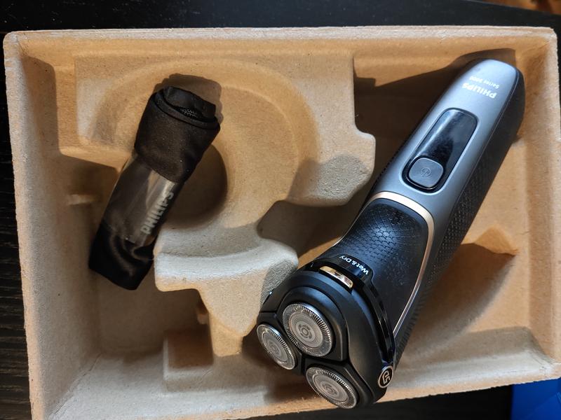 Philips Shaver Series 3000 Wet or Dry Electric Shaver in Black Bed Bath and Beyond Canada