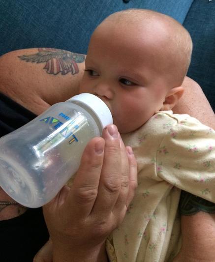 So simple, even grandpa can feed her.