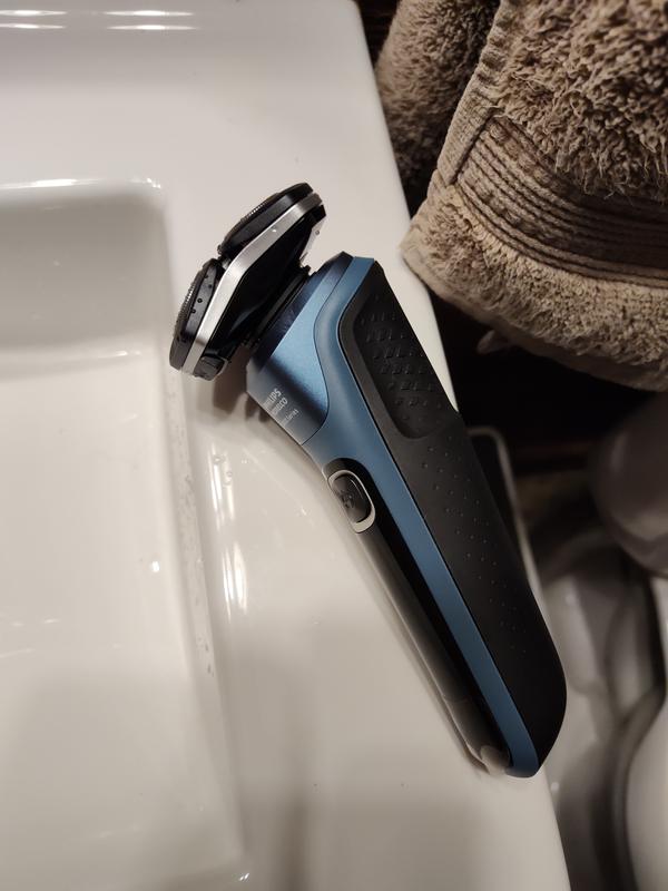 Philips Series 5000 Wet and Dry Shaver in Burgundy Red Bed Bath and Beyond Canada