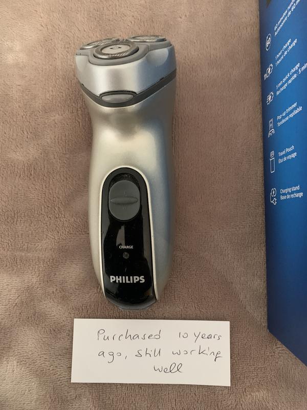 Philips Shaver Series 3000 Wet or Dry Electric Shaver in Black Bed Bath and Beyond Canada