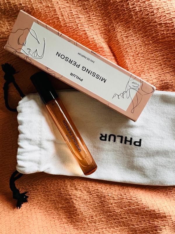 Customer photo for "Delicious Sandlewood Musky Smell & perfect for eve"