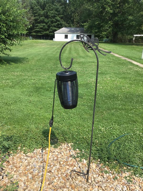Black and Decker 1/2 Acre Hanging Bug Zapper w/extras