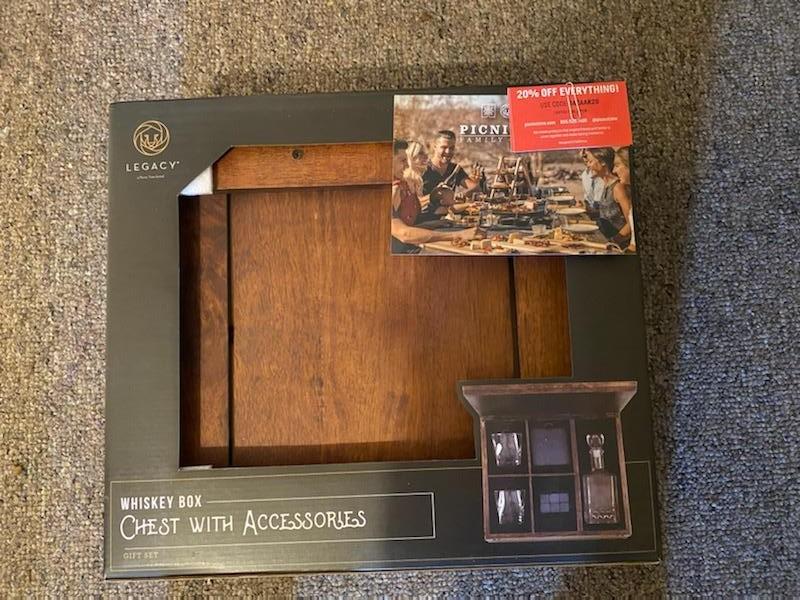 Picnic Time Whiskey Box Gift Set