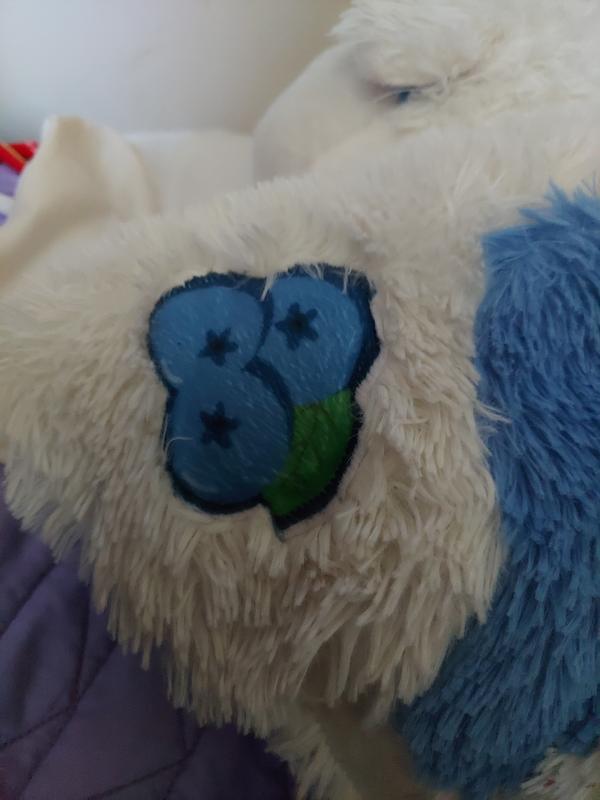 Absolutely gorgeous. The blueberry symbol has a scent pack thing in it so if the whole cow doesnt smell anymore you can still smell the thing. Very cute and has a cute little tail