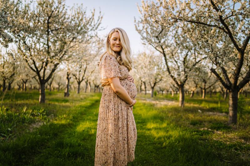 Customer photo for "Good for maternity photos"
