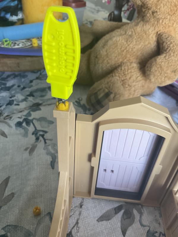 This is the tool for putting the pegs in place