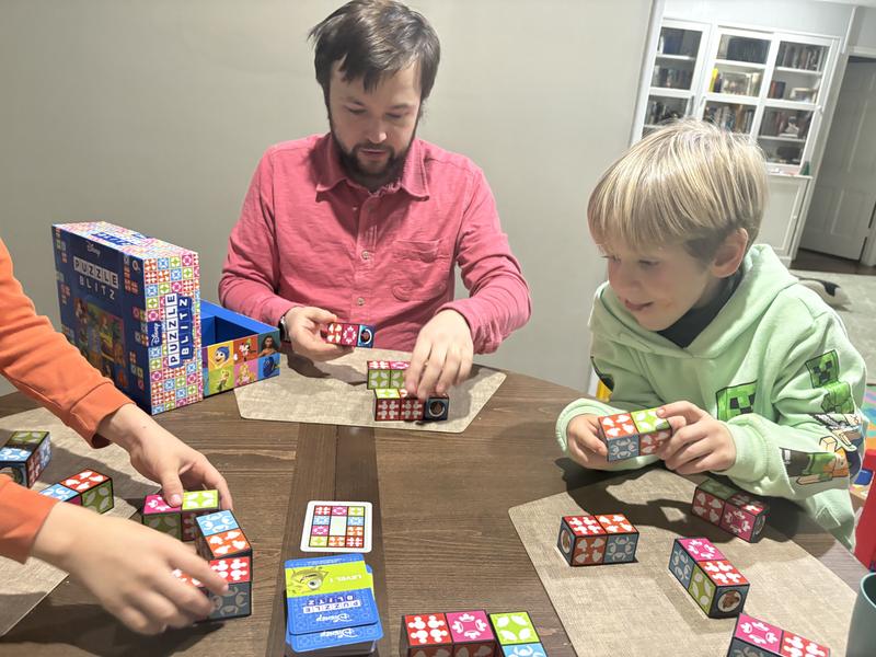 Customer photo for "Competitive Logic Game for the whole family!"