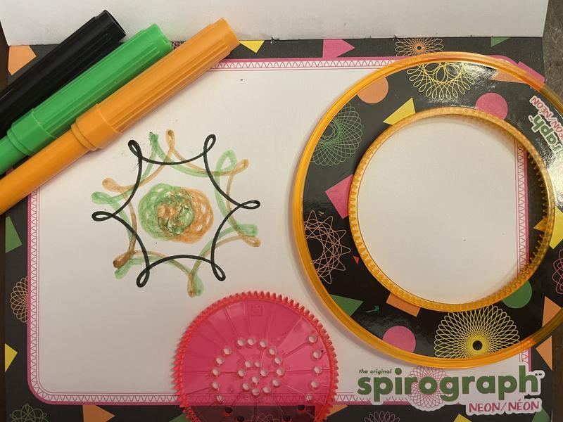 Playmonster Spirograph Neon Tin Art Set