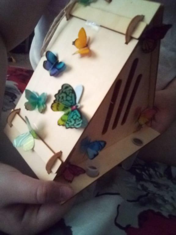 CRAFT-TASTIC® NATURE MAKE A BUTTERFLY HOUSE – PlayMonster