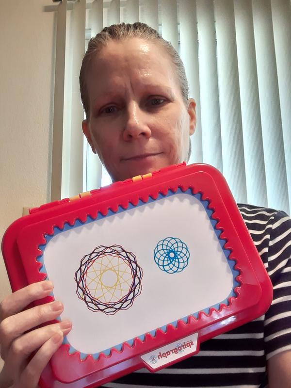 Hayley's Discovery Toys - Younger kids can enjoy Spirographing, too! 😊🎨✏️  Click on the link to check out Spirograph Jr. on my website.   Spirograph-Jr-Set,12615,197.aspx