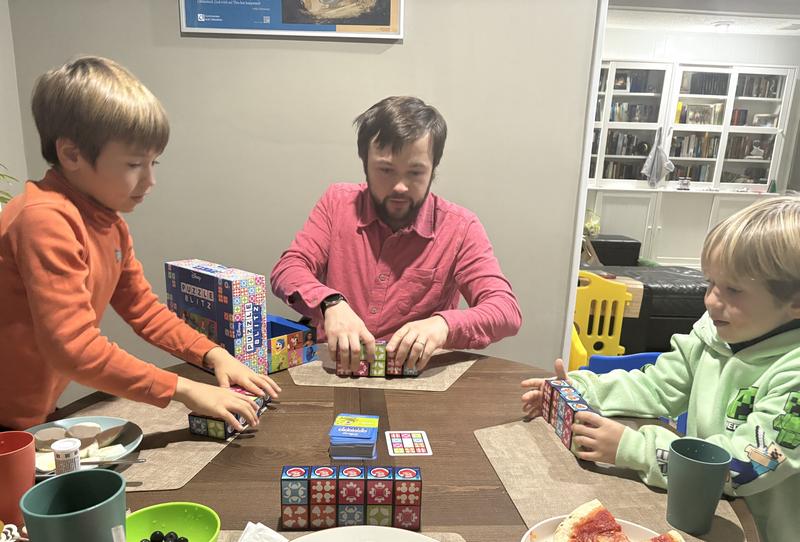 Customer photo for "Competitive Logic Game for the whole family!"