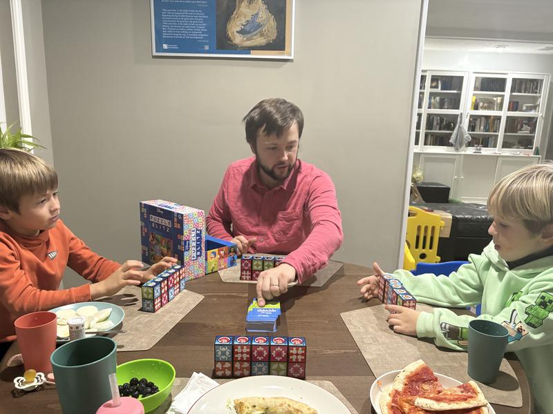 Customer photo for "Competitive Logic Game for the whole family!"