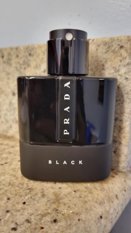 Prada hotsell black perfume