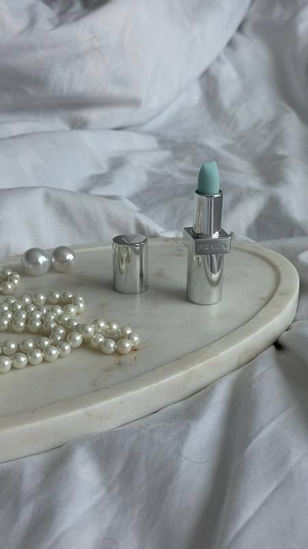 Customer carousel item 3.