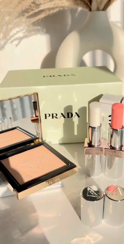 Customer carousel item 11.