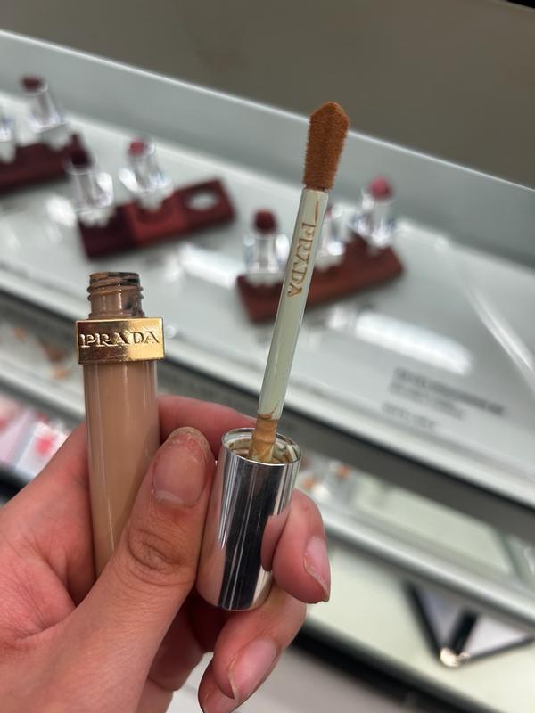 Customer carousel item 11.