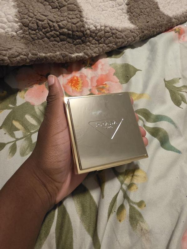 Customer photo for "Stunning, High-Fashion Pigment"