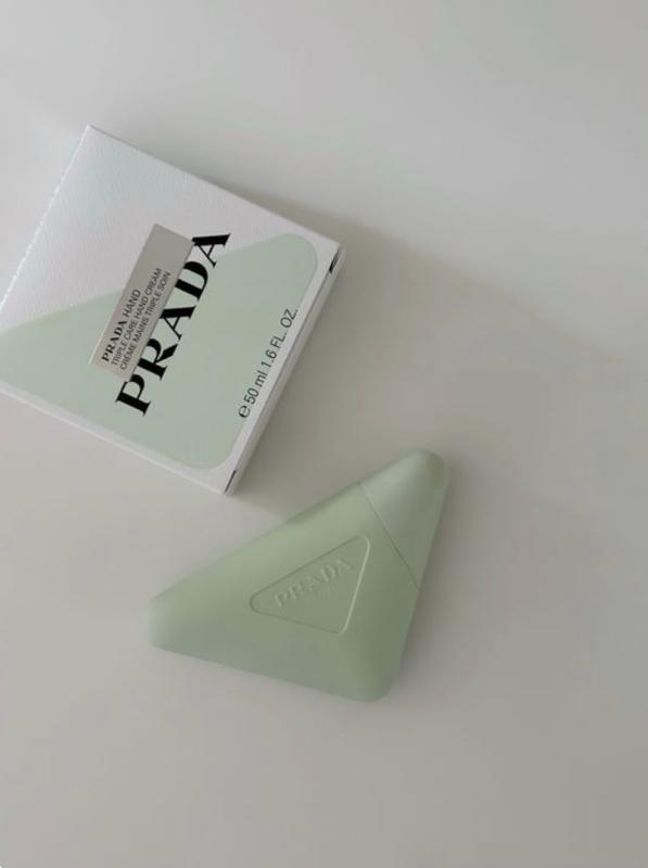 Customer photo for "Soft hands, no greasy feeling, and a really pretty scent. ⭐⭐⭐⭐⭐"
