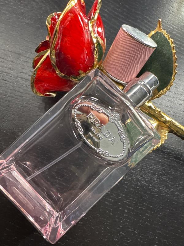 Customer carousel item 6.