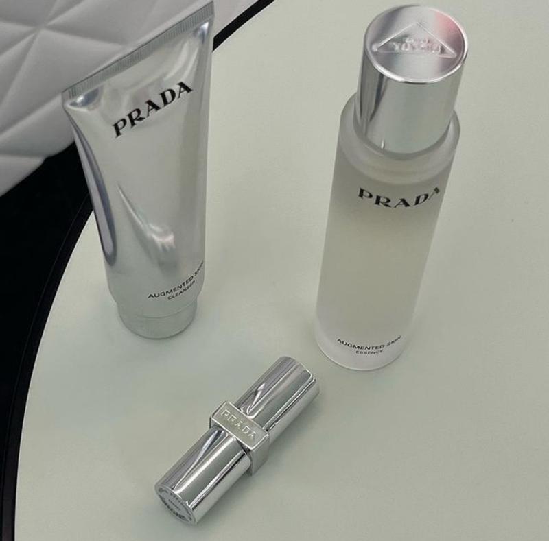 クレンジング・メイク落とし PRADA AUGMENTED SKIN CLEANSER Prada Augmented Skin Cleanser - Makeup Remover | Prada Beauty
