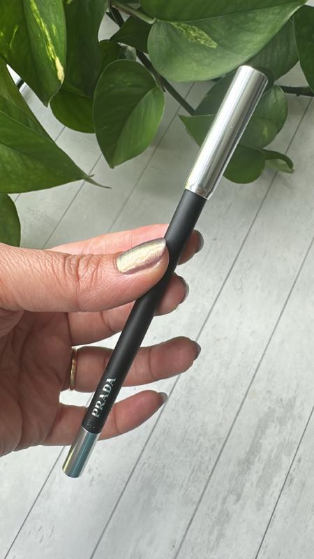 Customer photo for "Budge proof eyeliner"