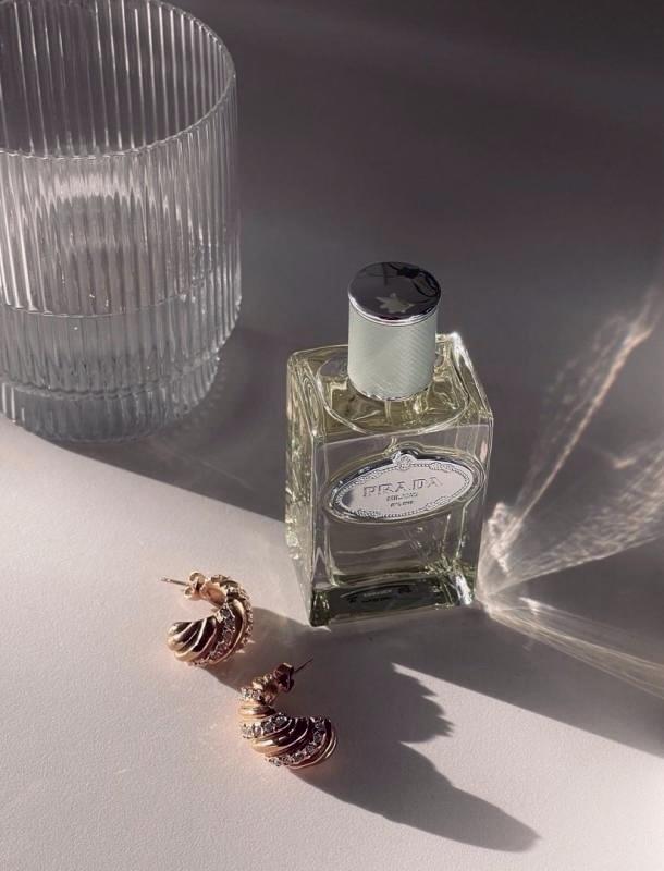 Customer carousel item 3.