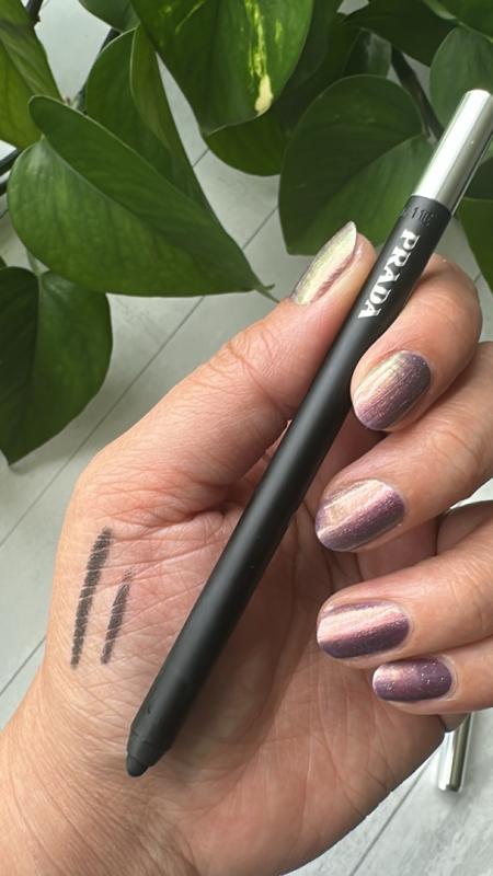 Customer photo for "Budge proof eyeliner"