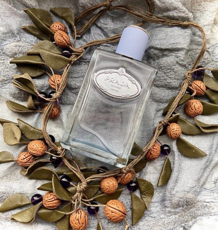 Customer photo for "Elegant almond fragrance"