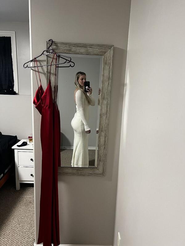 Customer photo for "Beautiful dress, the open back"