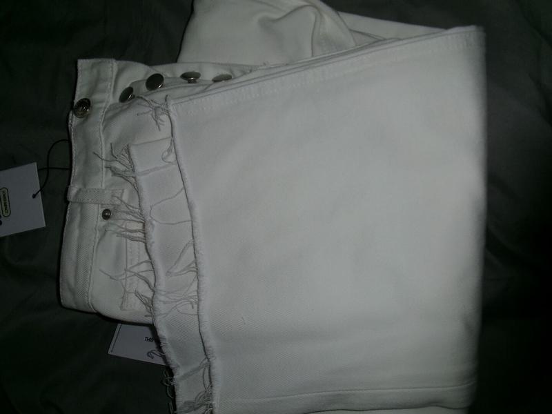 Review Thumbnail Image 0 376349394