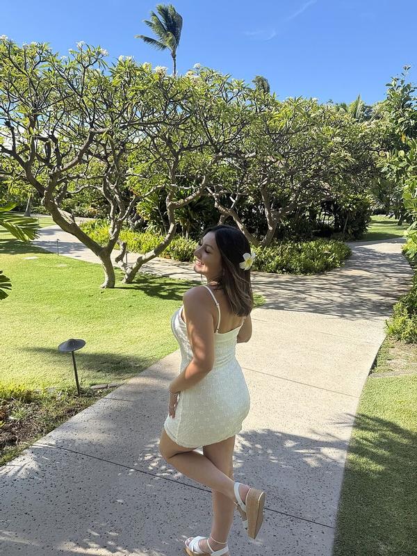 Review Thumbnail Image 0 350729773