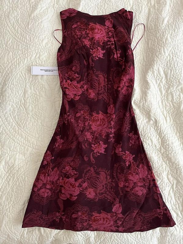 Customer photo for "beautiful dress"