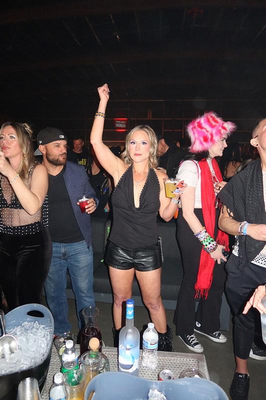 Review Thumbnail Image 1 374643405