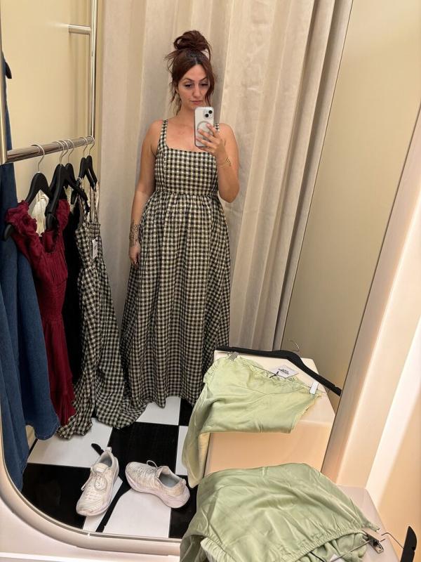 Customer photo for "Beautiful dress! Extremely flattering and"