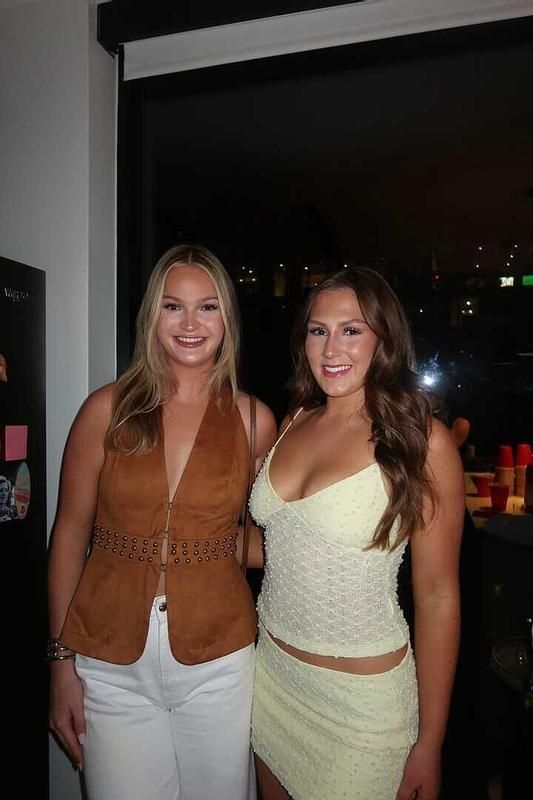 Review Thumbnail Image 0 355965470