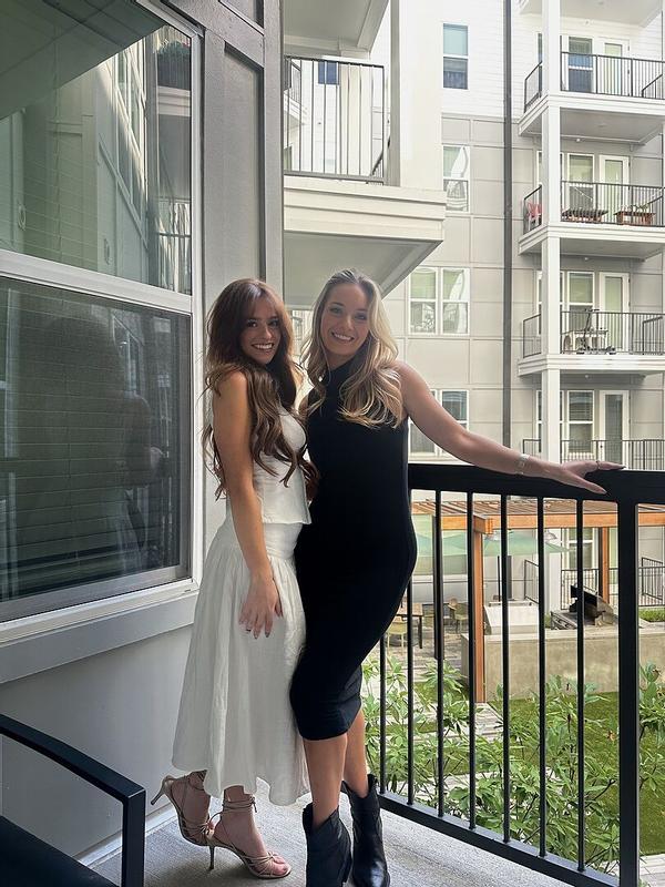 Review Thumbnail Image 0 368359659