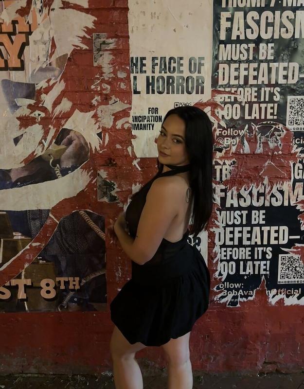 Review Thumbnail Image 0 355861906