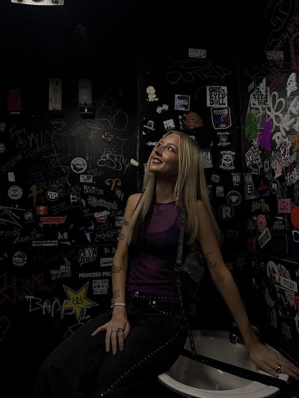 Review Thumbnail Image 0 354025366