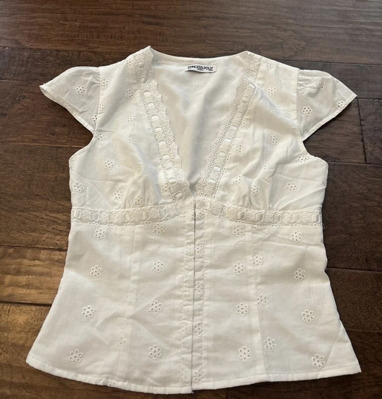 Customer photo for "very cute sleeves are kind"
