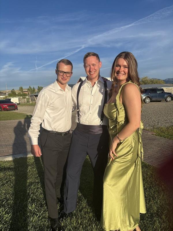 Review Thumbnail Image 0 350946572