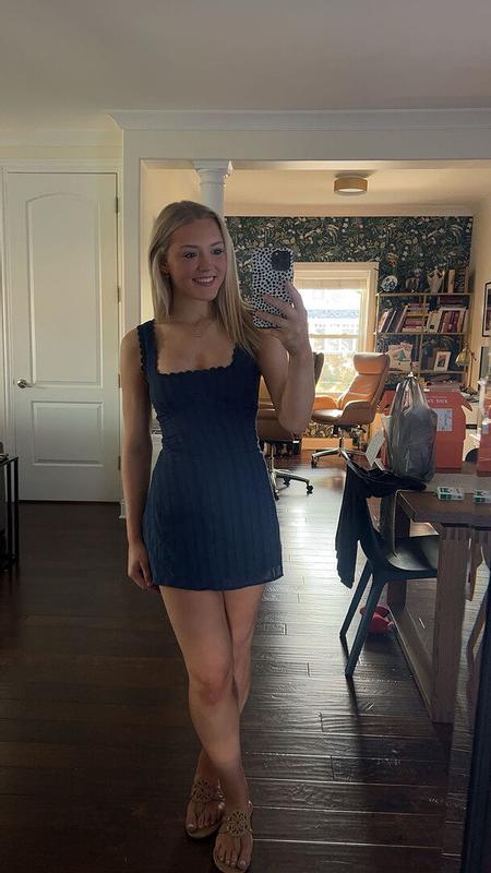 Customer photo for "This dress is super comfortable"