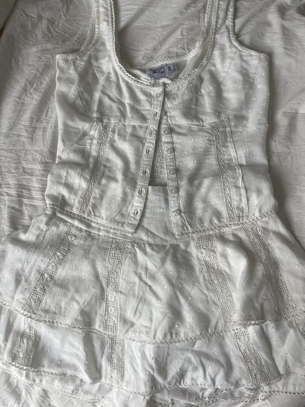 Review Thumbnail Image 0 350944498