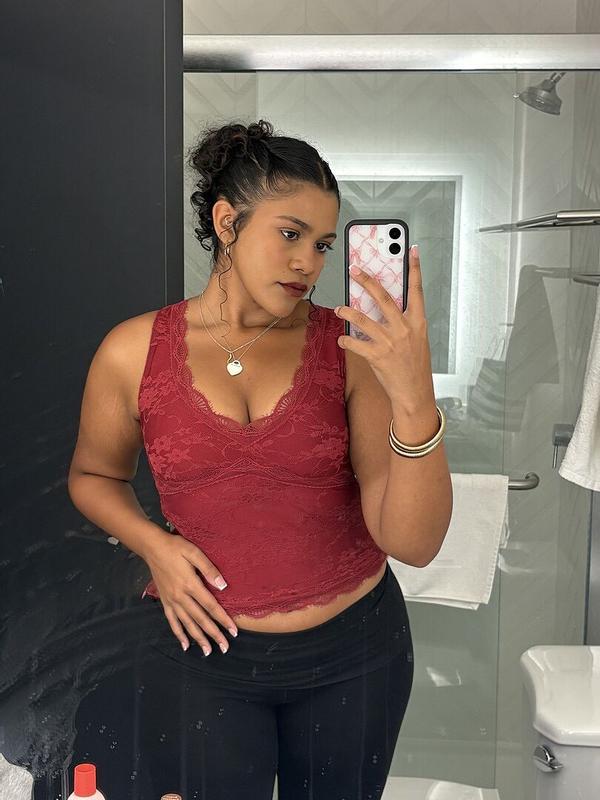 Customer photo for "This top is soo flattering,"