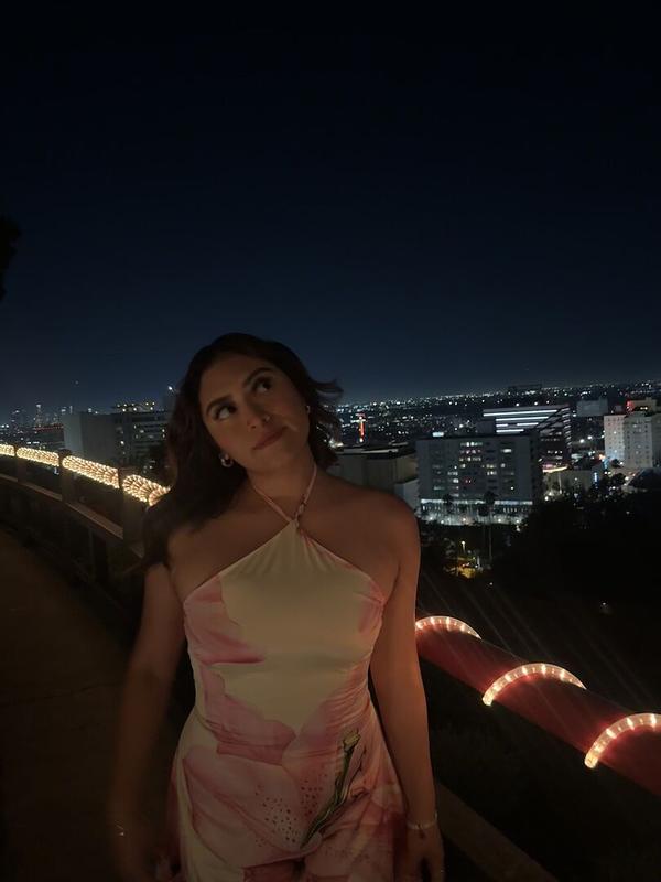 Review Thumbnail Image 0 366070146