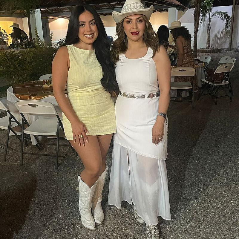 Review Thumbnail Image 0 385412459